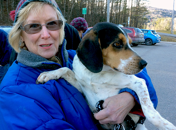 Carol Crossman welcomes Beatrice the beagle to Vermont. Photo: Jennifer Fratianni