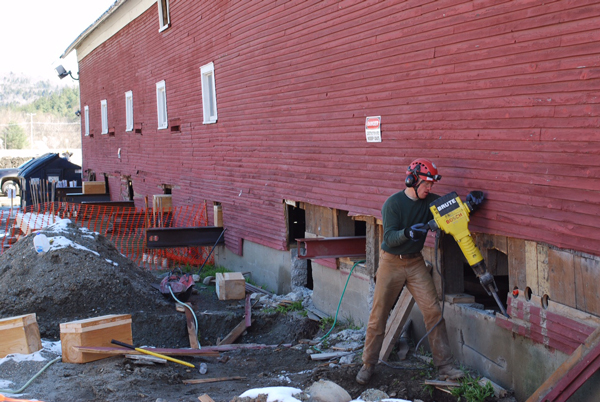 The barn at Lareau Farm and American Flatbread in Waitsfield has been raised to repair and upgrade the foundation. Photo: Jesse Lavoie