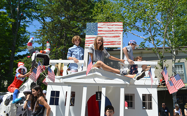 Kids float winner Knoll Farm’s “Wild & Incredible Kids”. Photo: Tracy Brannstrom