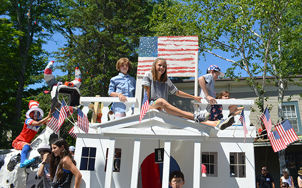 Kids float winner Knoll Farm’s “Wild & Incredible Kids”. Photo: Tracy Brannstrom Kids float winner Knoll Farm’s “Wild & Incredible Kids”. Photo: Tracy Brannstrom