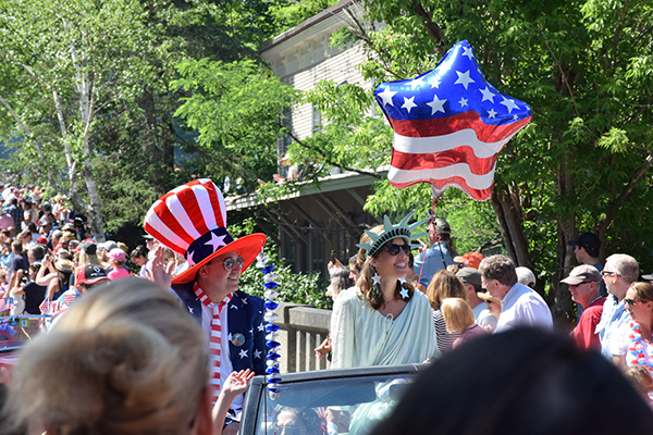 Fourth of July Parade Marshal Troy Kingsbury and wife Cheryl at the Warren Fourth of July Parade. Photo: Jeff Knight