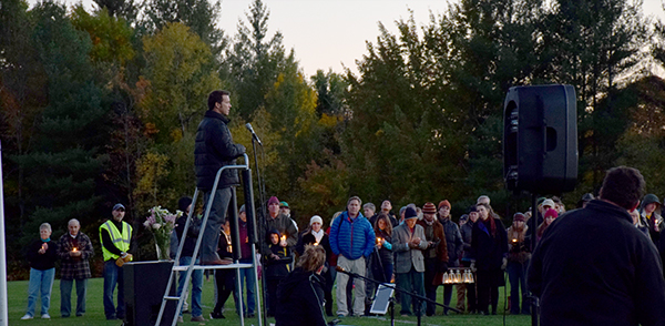 Darryll Mays, uncle of Mary Harris, speaking at Harwood vigil. Photo: Jeff Knight