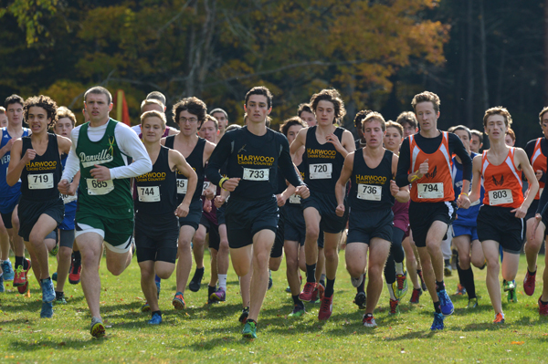 Noah Eckstein leads the Highlanders to victory at home invitational. Photo: Chris Keating