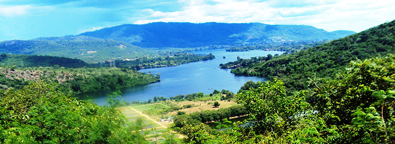 Volta lake from the Saint Barbara Church. Via wikipedia.com