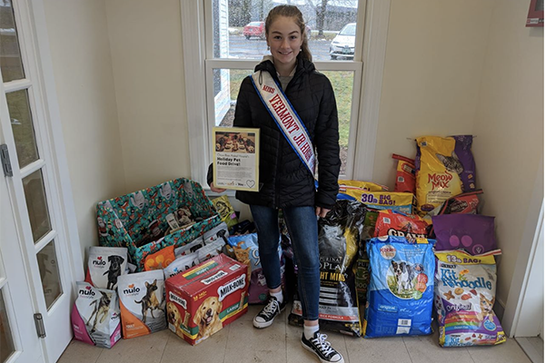 Kaelyn Howard organized a pet food drive to benefit PAWSitive Pantry.