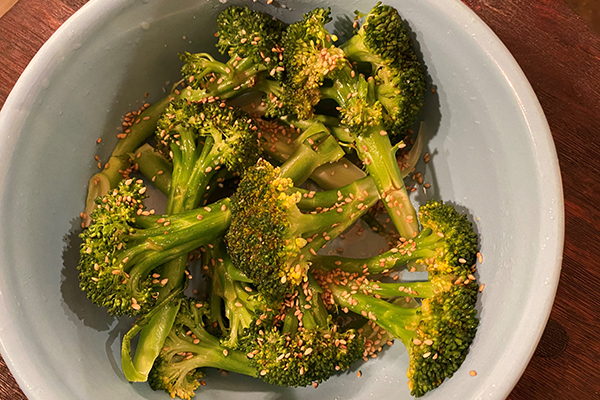 Steamed lemon sesame broccoli