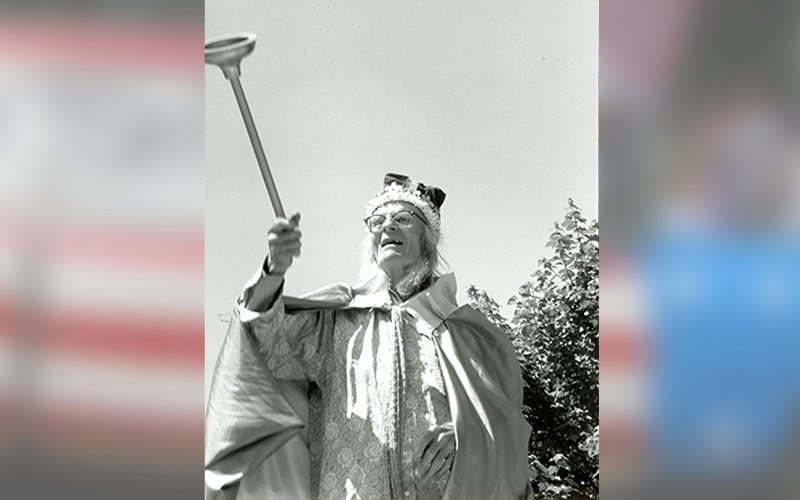 King Hap Gaylord presides over the 1995 Warren Fourth of July Parade. VR File Photo