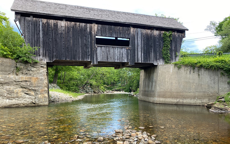 WarrenCoveredBridge_Julie and Ingrid Westervelt