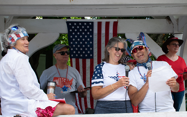 Warren Fourth of July Parade Judges. Photo: Jeff Knight Warren Fourth of July Parade Judges. Photo: Jeff Knight