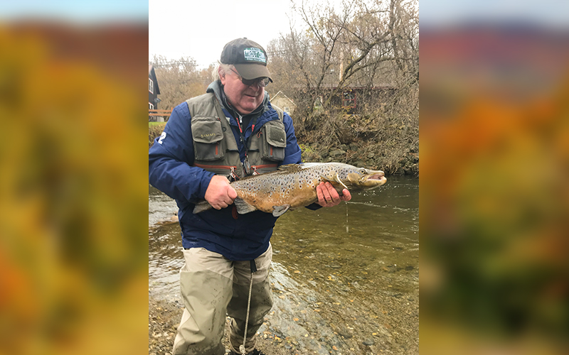 Ian Sweet fishing the Clyde River.