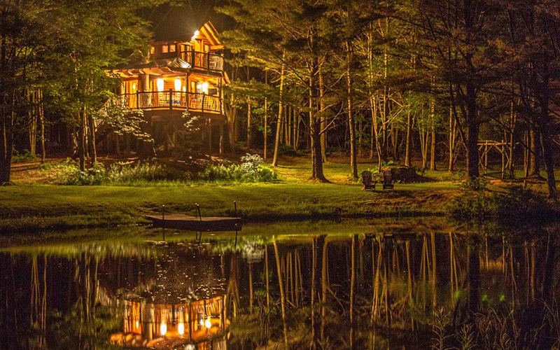 Nighttime at Moose Meadow Lodge and Treehouse.