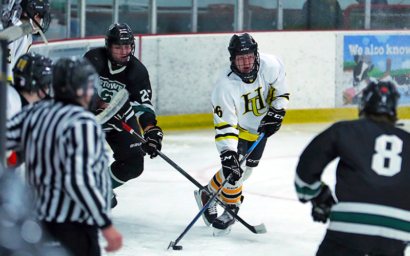 Harwood's Owen Farr against Stowe. Photo Poppy Woods