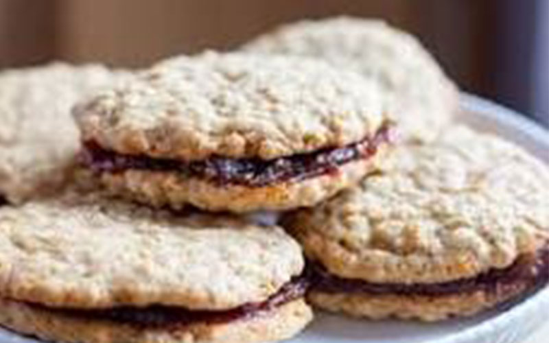 Date-filled Oat Cookies