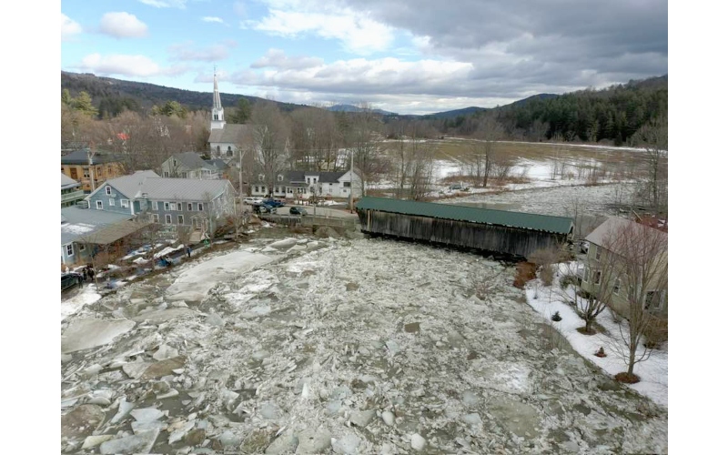 AndyYager Ice at covered bridge