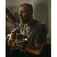 Joel Ansett plays the Skinner Barn